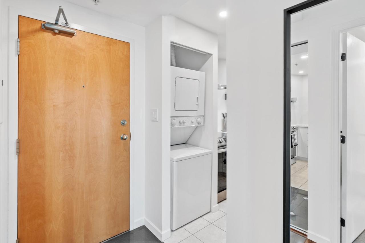 Downtown Luxury 1Br Coal Harbour Apartment Vancouver Exterior photo