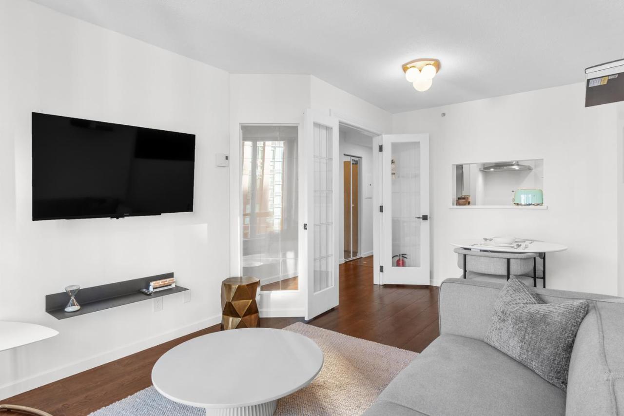 Downtown Luxury 1Br Coal Harbour Apartment Vancouver Exterior photo
