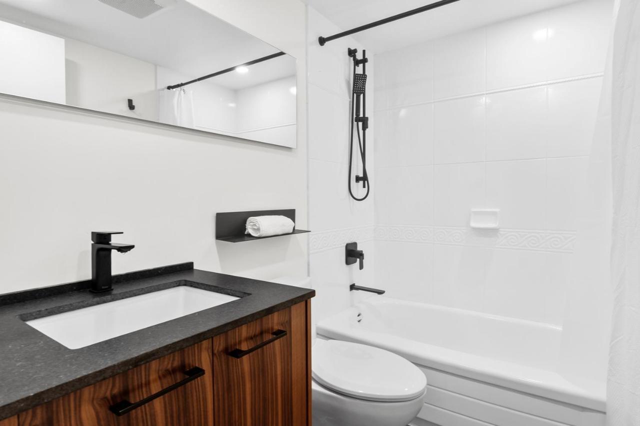 Downtown Luxury 1Br Coal Harbour Apartment Vancouver Exterior photo